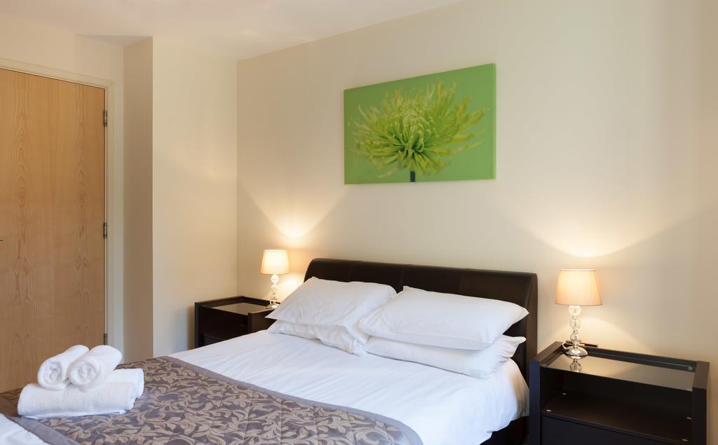צ'לטנהם Montpellier Apartments מראה חיצוני תמונה